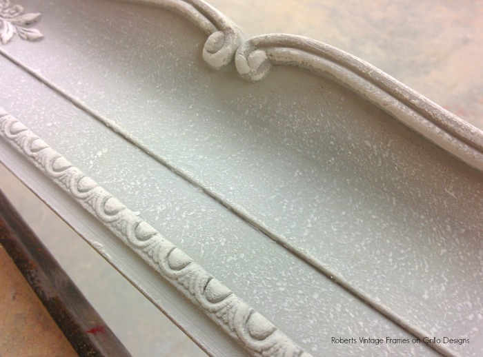 How to chalk paint a picture frame