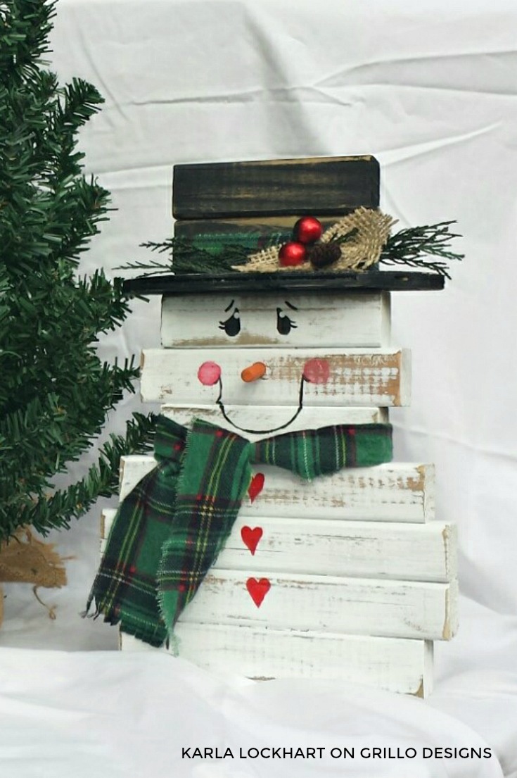 DIY wooden snowman made from spindles / Grillo Designs Blog www.grillo-designs.com