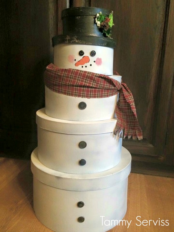 DIY Snowman Made From Hat Boxes / DIY Snowman Decorations / Grillo Designs www.grillo-designs.com