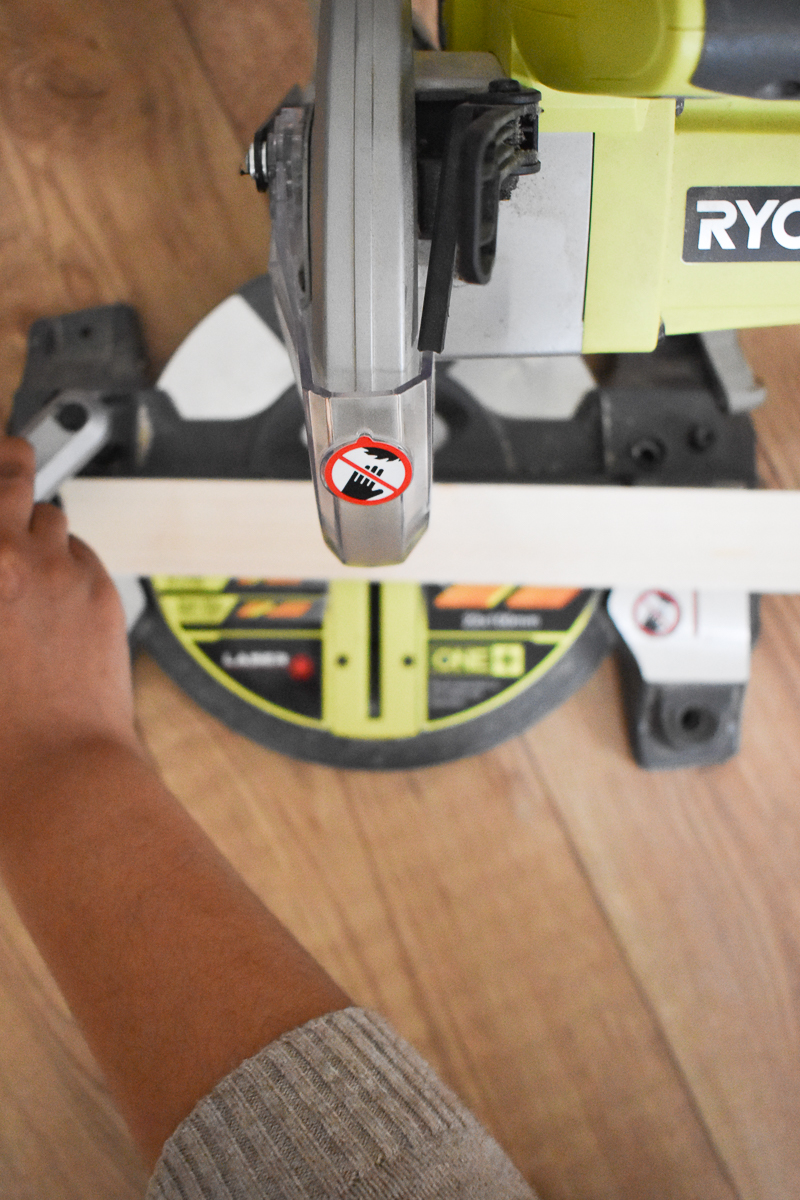 DIY tools for beginners ryobi mitre saw cutting wood